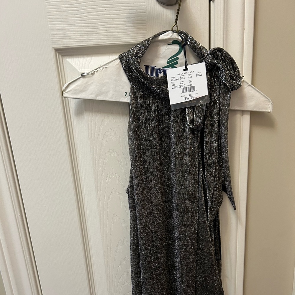 Ladies sleeveless fancy blouse